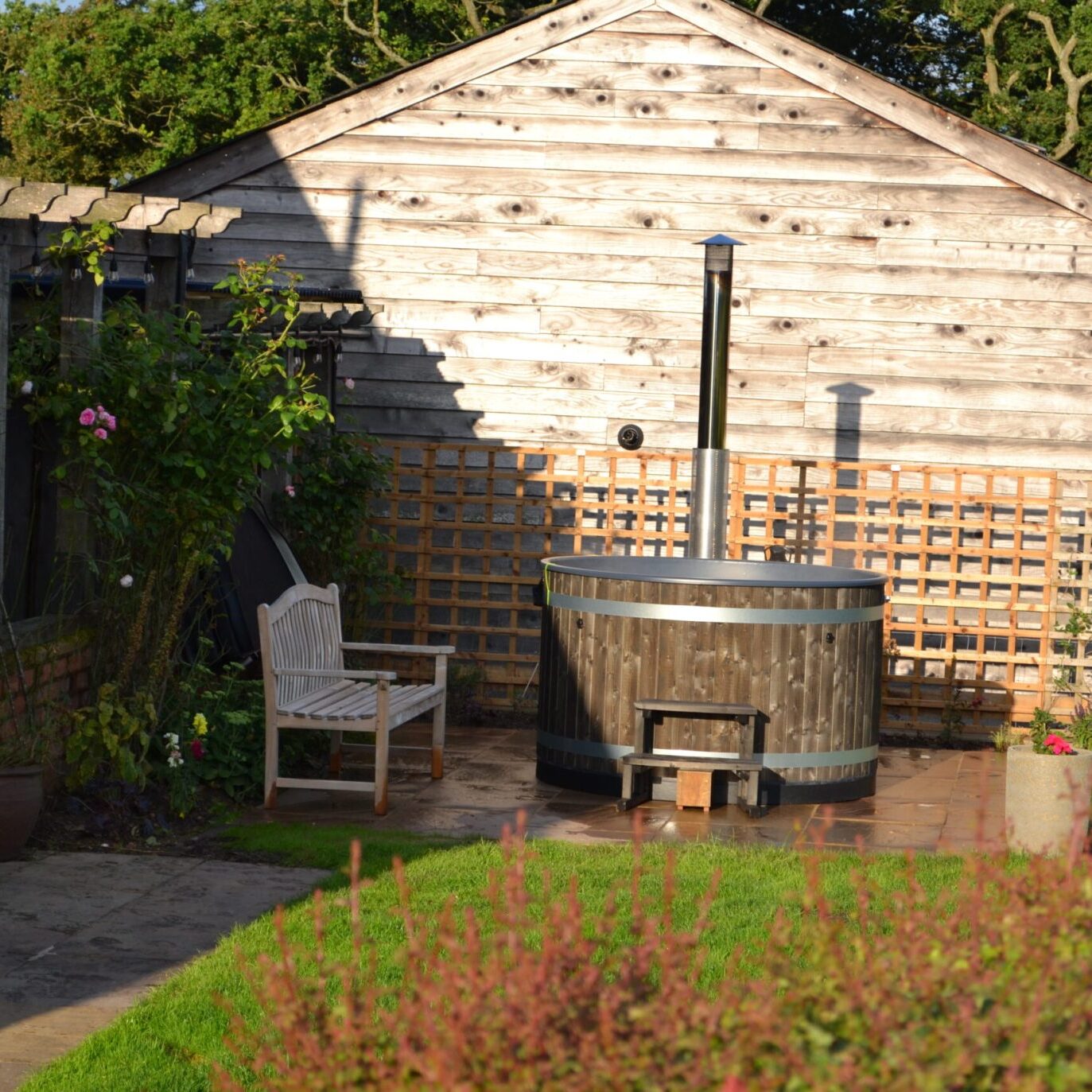 Mutton-Barn-hot-tub-front